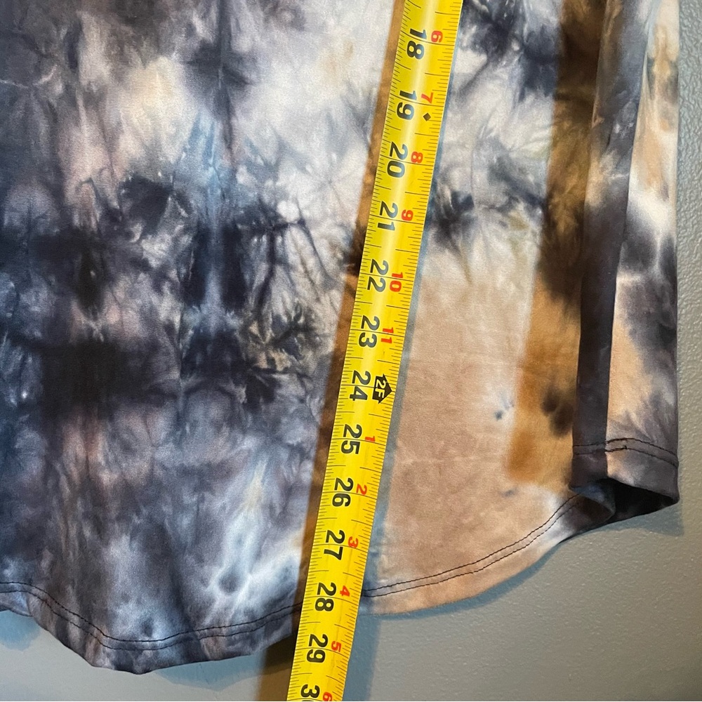 NWOT 24/7 Comfort Apparel Sz Large Womens Tan Blue Tie Dye Sleeveless V-neck Top - Picture 7 of 8